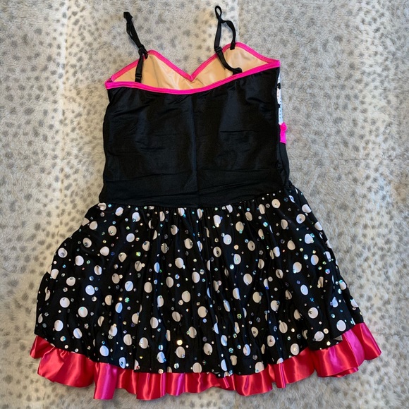 Swing dance jazz poodle polka dot dance skating. - Picture 5 of 10